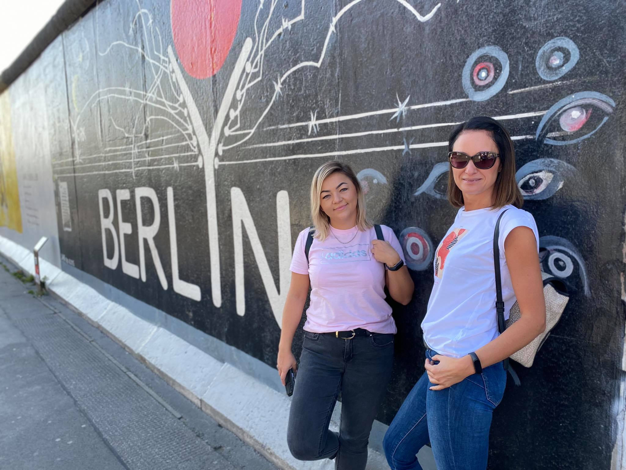 Nauczyciele przed Murem Berlińskim