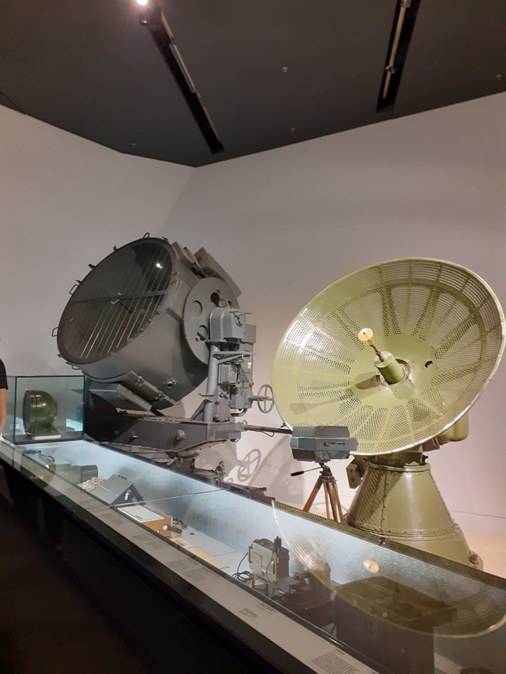 Radary-eksponaty w muzeum.