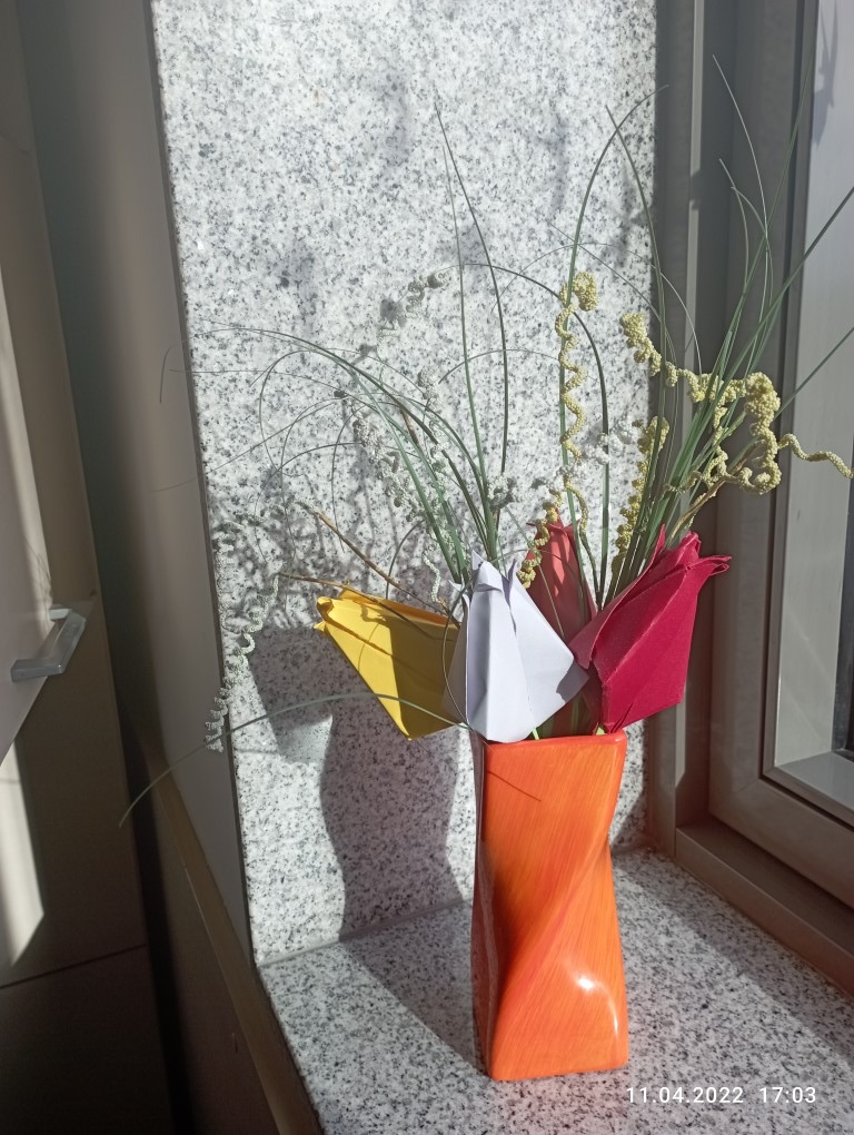 Tulipany wykonane metodą origami