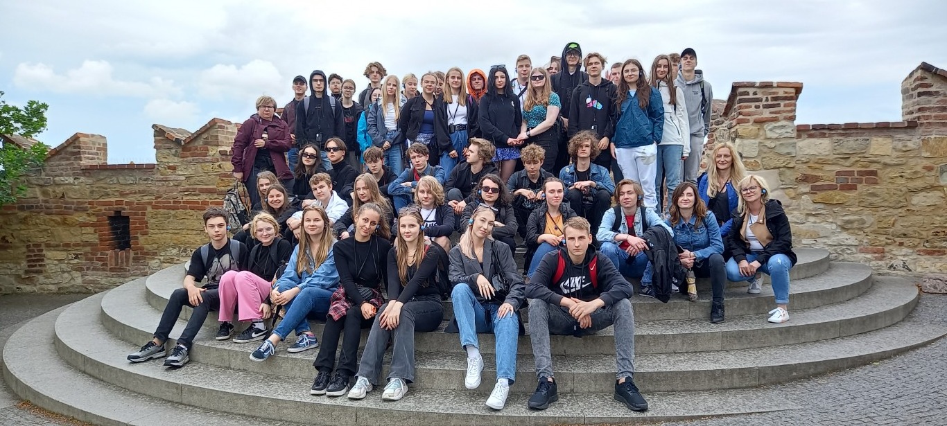 Wszyscy uczestnicy wycieczki na wspólnym zdjęciu w Pradze