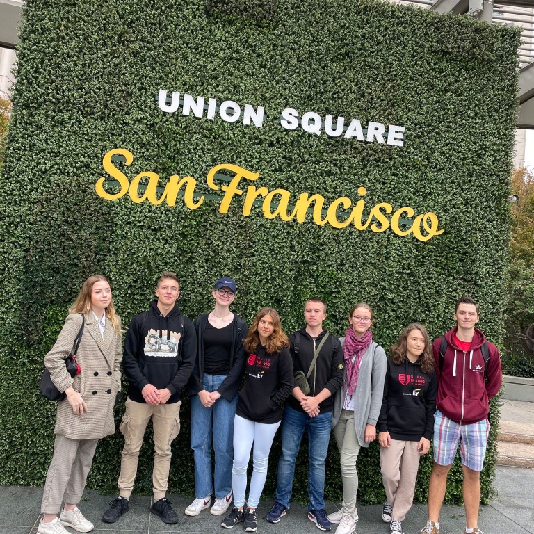 Uczniowie na Union Square San Francisco